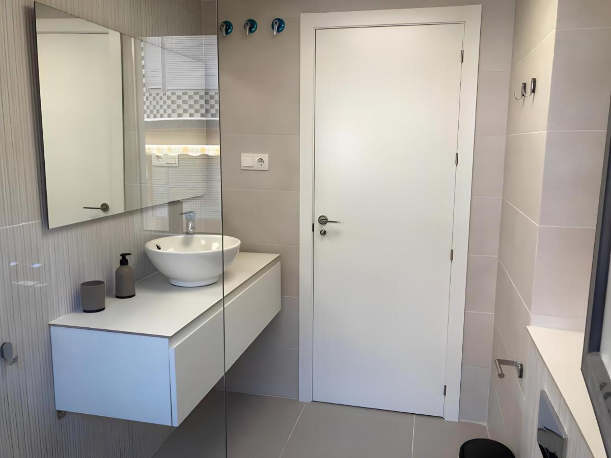 Apartamentos Nuevo Con Aire Y Wifi アギラス エクステリア 写真